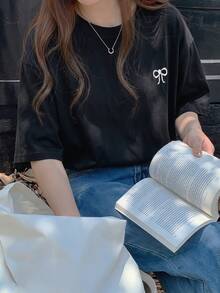 DAZY 女款蝴蝶結刺繡寬鬆短袖圓領T恤，適合夏季 - 黑色 - 查看 7