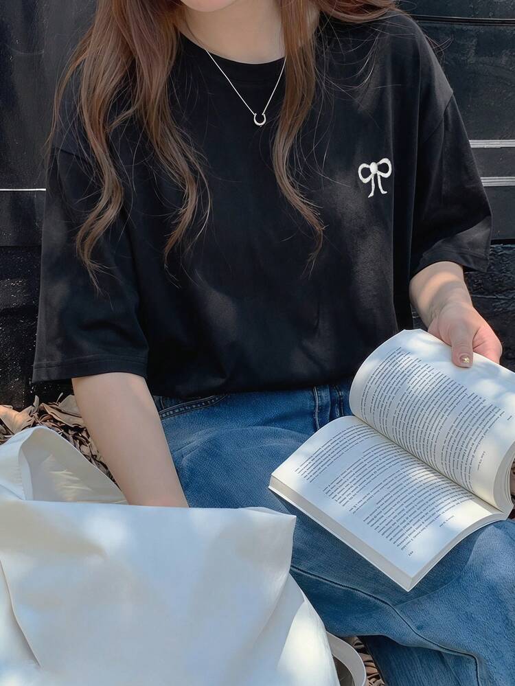 Bow Embroidery Loose Short Sleeve Round Neck T-Shirt For Women