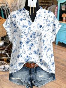 EMERY ROSE Blue Floral Ditsy Print Minimalist Artistic Style V-Neck Plus Size Blouse - Multicolor - View 1