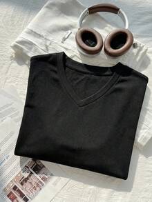 Comfortcana 休闲简约黑色面料加大码V领短款T恤，适合夏季、度假、音乐节、Y2K派对等场合，黑色上衣，夏季服装 - 黑色 - 查看 3