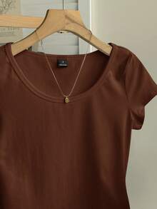 Tseoso Áo thun nữ tay ôm cổ tròn, họa tiết tối giản, chất liệu 95% cotton, màu nâu. - màu nâu - Xem 4