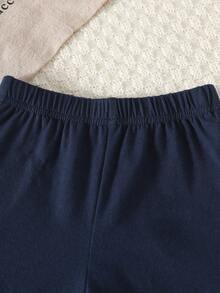 SHEIN Playful Pals 2件組男嬰套裝 卡通熊飾短袖上衣與短褲 羅紋面料 夏季海灘深藍色休閒可愛男嬰套裝 - 彩色 - 查看 3