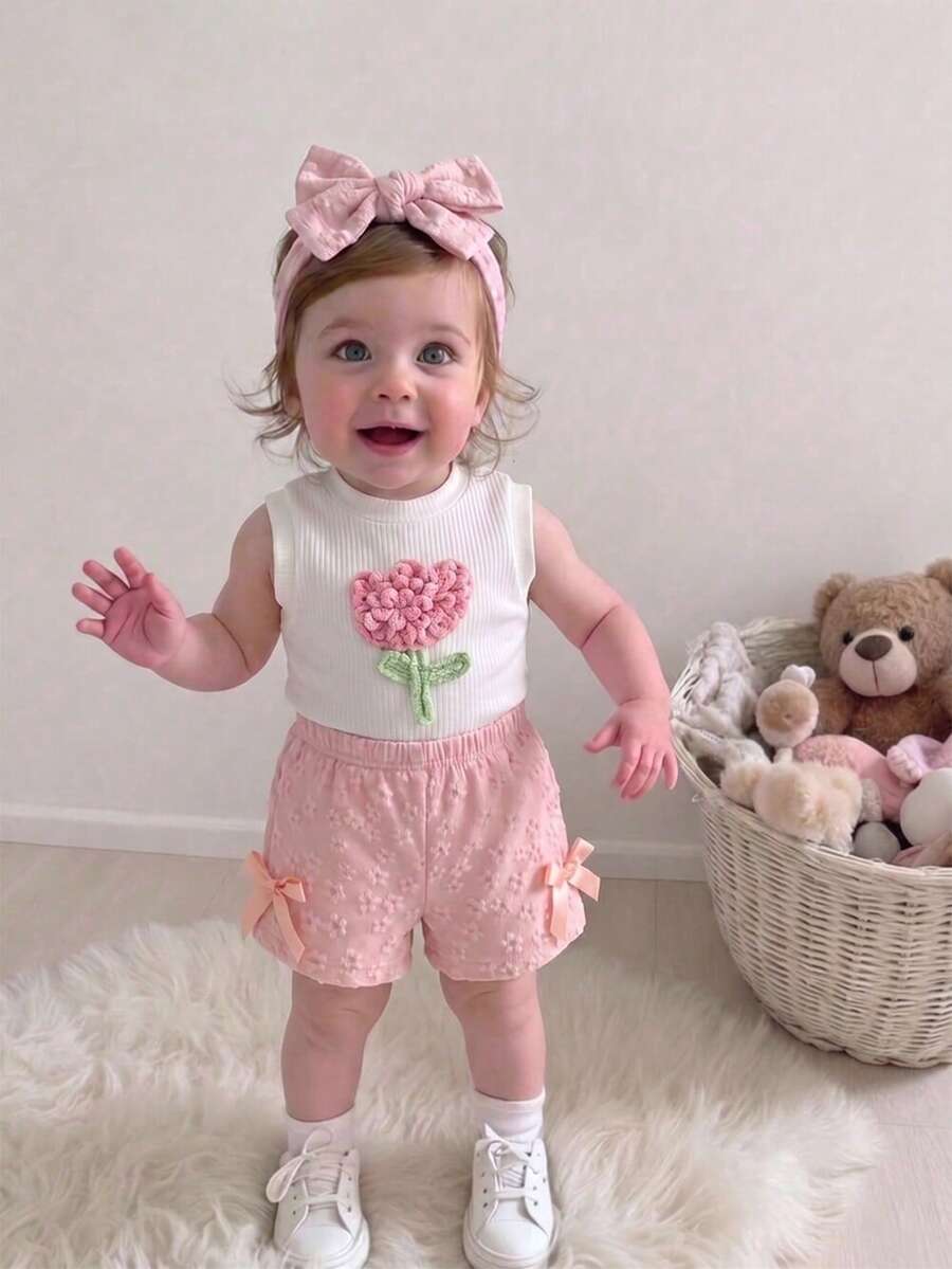 SHEIN Baby Mädchen süß niedlich 3D Blumen Dekor Rundhals T-Shirt und bestickte Schleife Shorts Set - Pink - Übersicht 1