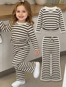 SHEIN Bộ đồ bé gái thường ngày thoải mái gồm áo thun dài tay kẻ sọc và quần ống rộng cạp chun. - màu nâu - Xem 1
