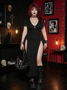 Whyspr Dunkel gefärbtes, sexy Kleid mit hohem Schlitz und Glockenärmeln - Schwarz - Übersicht 6