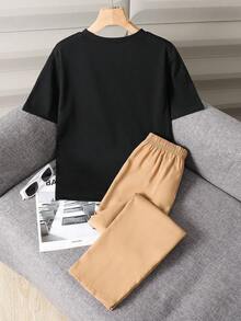 SHEIN 两件套儿童/青少年男童3D字母压纹图案T恤和卡其色工装口袋裤套装，休闲百搭，适合春、夏、秋季穿着，户外活动、上学、聚会等场合皆宜。 - 黑色 - 查看 3