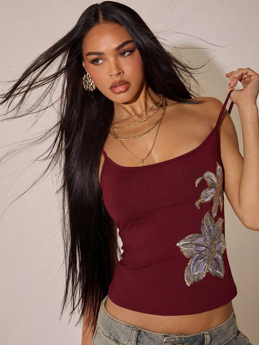 SHEIN BAE 女款酒紅色亮片刺繡細肩帶上衣,時尚生日派對背心,閃亮Y2K夜店上衣,夏季音樂節嘉年華上衣 - 酒紅色 - 查看 1
