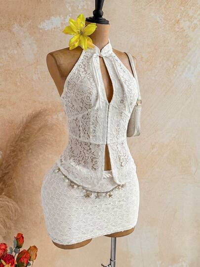 Mistrie Blusa de encaje de cuello alto para mujer, corte ajustado, diseño con abertura, parte superior sin espalda, estilo sin mangas con abertura frontal, decoración de botones al estilo chino. Blusa de encaje de cuello alto para mujer, con hombros descubiertos, bajo con forma de abanico, adecuada para reuniones diarias, conciertos, vacaciones y fiestas en verano.