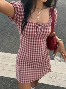 SHEIN 少女红白格子花卉领蝴蝶结修身泡泡袖迷你连衣裙，适合派对、度假、海边奶奶装扮 - 紅色 - 查看 3