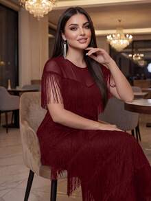 SHEIN Lady CURVE Váy dài tay ngắn cổ tròn dệt kim màu đen dáng rộng tua rua lưới tương phản mùa xuân và mùa thu và mùa đông thanh lịch, kín đáo, tiệc cưới ngày lễ tình nhân, tiệc cocktail, hòa nhạc - Màu Đỏ Sâu - Xem 1