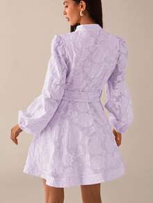 Lilora Đầm ngắn nữ cao cấp, thanh lịch, chất liệu jacquard mềm mại, cổ đứng, eo thắt, dáng chữ A rộng, cài cúc phía trước, tay phồng kiểu đèn lồng, thích hợp cho mùa xuân/hè. Đầm màu kem, phong cách Victoria cổ điển, phong cách Pháp, màu trắng ngà, phong cách thành thị. - Màu tím - Xem 2