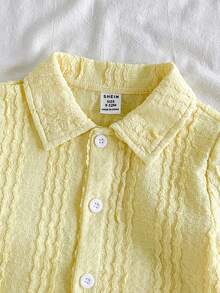 Conjunto de camisa casual de manga corta con cuello para bebé niño en verano, emparejada con pantalones cortos casuales versátiles, adecuado para viajes, vacaciones o paseos diarios de ocio - Amarillo - Ver 7