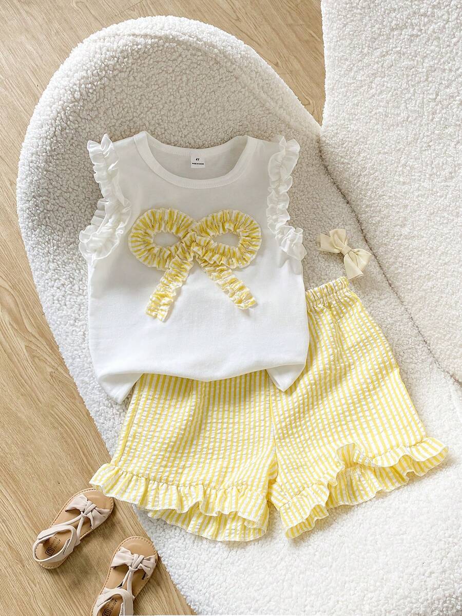SHEIN Playful Pals Setelan Atasan Camisole Rajut Jacquard Warna Gading dengan Hiasan Ruffle dan Celana Pendek Warna Pink dengan Hiasan Ruffle untuk Anak Perempuan (Ukuran Kecil), Pakaian Musim Panas Bayi yang Lucu dan Menggemaskan - Kuning - View 1