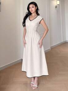 Modelyn New V-Neck Contrast Trim Raglan Sleeve Ruched Waist Slimming Elegant Korean Style Casual Everyday Versatile Dress - Khaki - View 3