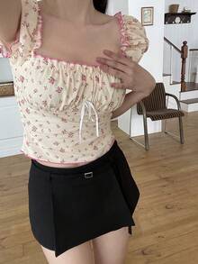 DAZY Áo thun nữ dáng ngắn ôm sát, cổ vuông, tay ngắn, xếp ly, họa tiết hoa nhí dễ thương, thích hợp cho mùa hè. - trắng - Xem 8