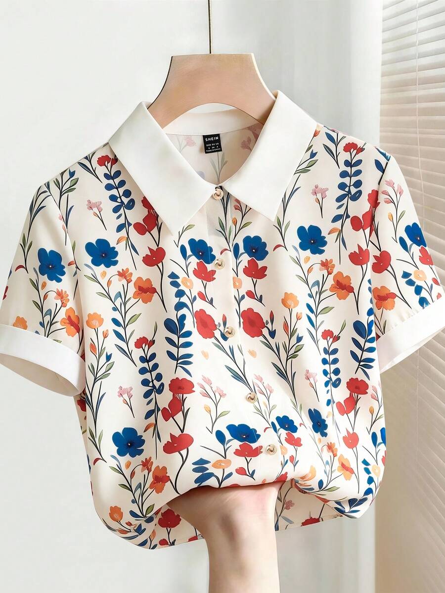 SHEIN Franclia 女士优雅树枝印花开襟宽松短袖翻领衬衫,夏季上衣,夏季套装,沙滩装,休闲衬衫,优雅上衣,休闲衬衫,度假套装,假日套装,通勤套装,办公套装,社交/工作上衣,办公室着装,花卉衬衫,杏色衬衫,翻领衬衫,金属纽扣,短袖衬衫,宽松衬衫,舒适时尚 - 杏色 - 查看 1