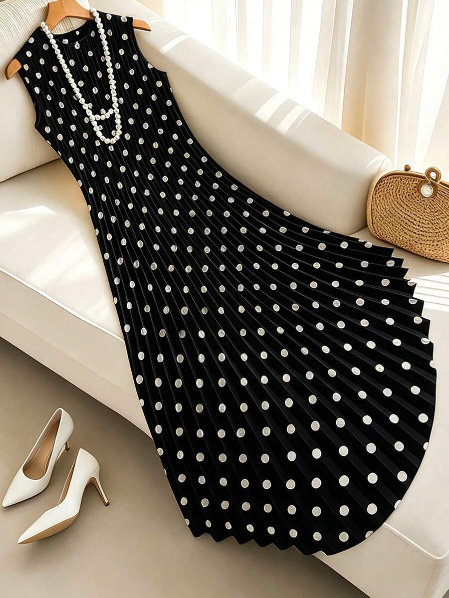 GlowEve CURVE Plus Size Vintage Leopard Print Pleated Dress - Black and White - View 1