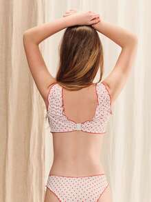 lacRébo Bộ bikini màu kem với chấm bi đỏ, tay áo ngắn và chi tiết bèo nhún tương phản, kiểu dáng dễ thương Pháp, thích hợp cho mùa hè, đi biển, gồm 2 mảnh. - Màu be - Xem 2
