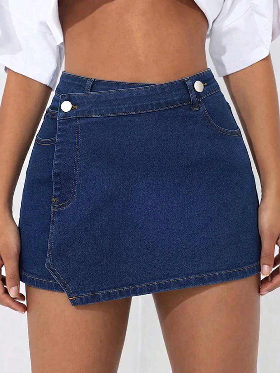 SHEIN PETITE CURVE 大码女式高腰裹身牛仔短裙,休闲夏季海滩度假优雅装扮,大码纯色裹身休闲夏季百搭牛仔短裤 - 深色水洗藍 - 查看 1