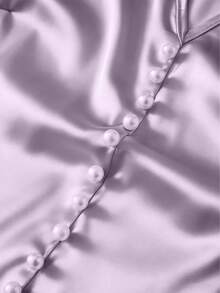 GlowEve CURVE Áo sơ mi tay ngắn dáng suông, chất liệu satin lụa bóng, bóng mượt, cỡ lớn, đính ngọc trai, thích hợp mặc đi làm, hẹn hò. - Màu Lilac Tím - Xem 3