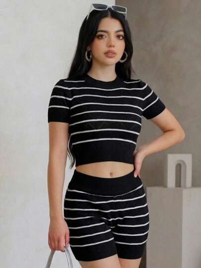 OKAY MODA Conjunto de camiseta de manga corta y pantalones cortos de punto a rayas para mujer de estilo casual, set de 2 piezas loungewear, ropa de verano, set de prendas de punto tejido
