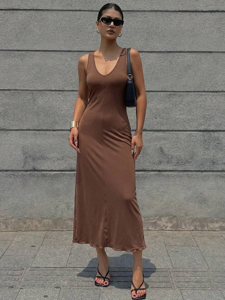 DAZY Europäischer und amerikanischer Stil, neues hochwertiges Figurformende Rüschen-Taille Neckholder Bodycon Kleid für Frauen, geeignet für Frühling und Sommer - Kaffeebraun - Übersicht 1
