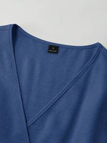 GlowEve CURVE Gaun Liburan Elegan Panjang Sedang dengan Detail Ruffle dan Leher V untuk Wanita Ukuran Plus - Navy Blue - View 3