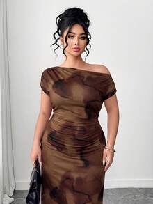 SHEIN LUNE CURVE 大码女式优雅时尚蓝绿色扎染印花不对称肩短袖A字连衣裙，早春 - 棕色 - 查看 6