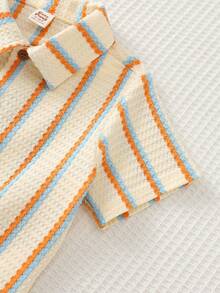 Cozy Pixies Bộ 3 món mùa hè năng động, dễ thương, áo sơ mi kẻ sọc vàng, áo phông in tiếng Anh và quần short xanh dương, bộ áo thun ngộ nghĩnh cho bé trai. - trái cam - Xem 9