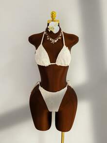 Bộ bikini 3 mảnh Bonvoyette Y3K Coquette thanh lịch dành cho nữ - Áo tam giác buộc dây cổ màu trắng kem ren móc với họa tiết hoa 3D, quần cạp cao xếp ly buộc dây bên hông, kiểu dáng tôn dáng, mang đến vẻ lãng mạn, quyến rũ cho kỳ nghỉ cô dâu trên bãi biển - Trang phục bơi và nghỉ dưỡng hoàn hảo cho kỳ nghỉ hè, tiệc bể bơi, kỳ nghỉ biển, tuần trăng mật, kỳ nghỉ xuân, đám cưới trên bãi biển và các kỳ nghỉ ven biển. - trắng - Xem 9