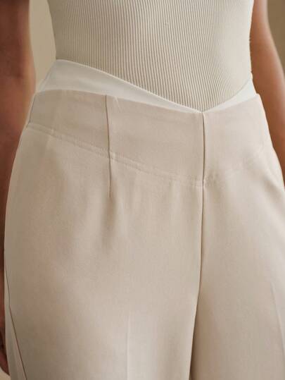 Anewsta Calça Pantalona Cintura V Colorblock Feminina, Design Minimalista, Estilo Maduro Leve, Bloqueio de Cor Branco e Bege, Primavera/Verão