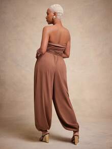 Vixey Bộ jumpsuit dệt kim co giãn, ôm sát, xếp ly, không dây vai, ống rộng. - màu nâu - Xem 2