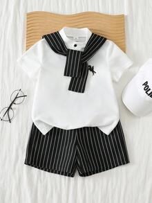 SHEIN 3件套男童舒适休闲百搭时尚简约风短袖T恤/Polo衫，白色条纹披肩，白色短裤/长裤和腰带，适合室内、室外、日常穿着、运动、玩耍、派对、拍照、度假、婚礼、春夏等场合。 - 黑與白 - 查看 4