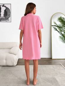 SHEIN Cottnline رداء نسائي من القطن الخالص بأزرار أمامية وحواف متباينة وأكمام قصيرة مريح للاستخدام المنزلي - وردي - مشاهدة 2