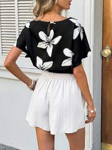 SHEIN LUNE Damen Casual Blumen Muster Fledermausärmel Loose Top und Plissee Shorts Set, Sommer - Schwarz - Übersicht 2