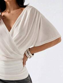SHEIN EZwear 大尺碼夏季休閒優雅素色包身抓皺T恤女裝 包身上衣 女款可愛上衣 新款T恤女裝 設計師上衣 白色女裝襯衫 休閒現代女裝襯衫 新款T恤七分袖上衣 早午餐穿搭 - 白色 - 查看 6