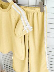 Genkimix Kids 2pcs Genkimix Girls Bow Decor Casual Short Sleeve T-Shirt + Bow Decor Casual Straight Pants Set - Yellow - View 5
