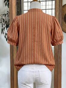 Linhara Áo kiểu nữ cổ tàu tay phồng in họa tiết hoa trừu tượng cổ điển, thích hợp cho dạo chợ cuối tuần, uống trà chiều với bạn bè, chụp ảnh du lịch và đi làm hàng ngày. - Màu Khaki - Xem 2