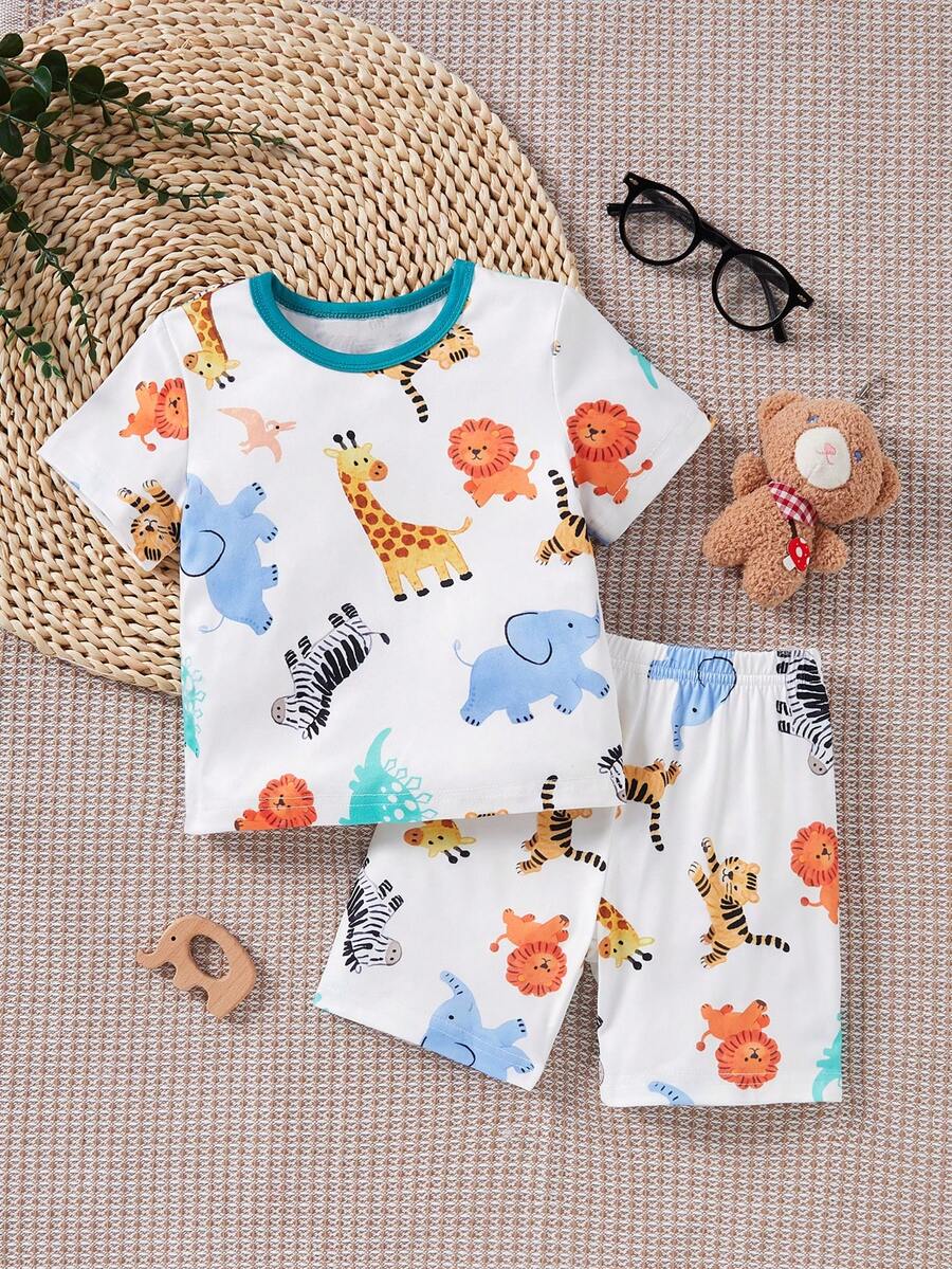 Bộ quần áo hoạt hình động vật sở thú cho bé trai, in toàn thân hình sư tử, voi, cá sấu, hổ và các loài động vật khác, nền trắng với cổ áo màu xanh lá cây tương phản, được làm từ vải dệt kim mềm mại, thân thiện với da, mịn màng và thoải mái, có thể giặt máy. - Nhiều màu - Xem 1