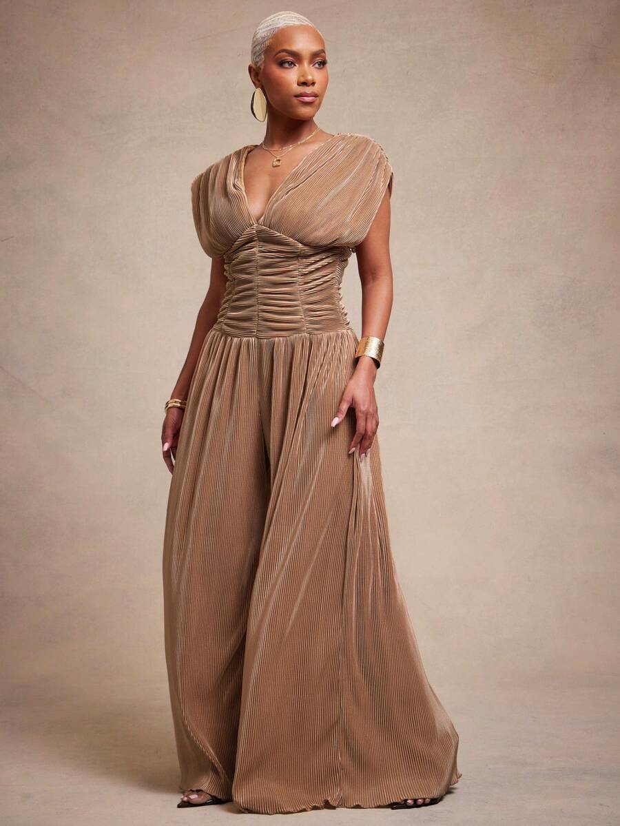 Vixey Bộ jumpsuit xếp ly, cổ chữ V, eo thả, ống rộng. - Màu Khaki - Xem 1