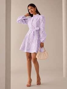 Lilora Đầm ngắn nữ cao cấp, thanh lịch, chất liệu jacquard mềm mại, cổ đứng, eo thắt, dáng chữ A rộng, cài cúc phía trước, tay phồng kiểu đèn lồng, thích hợp cho mùa xuân/hè. Đầm màu kem, phong cách Victoria cổ điển, phong cách Pháp, màu trắng ngà, phong cách thành thị. - Màu tím - Xem 3