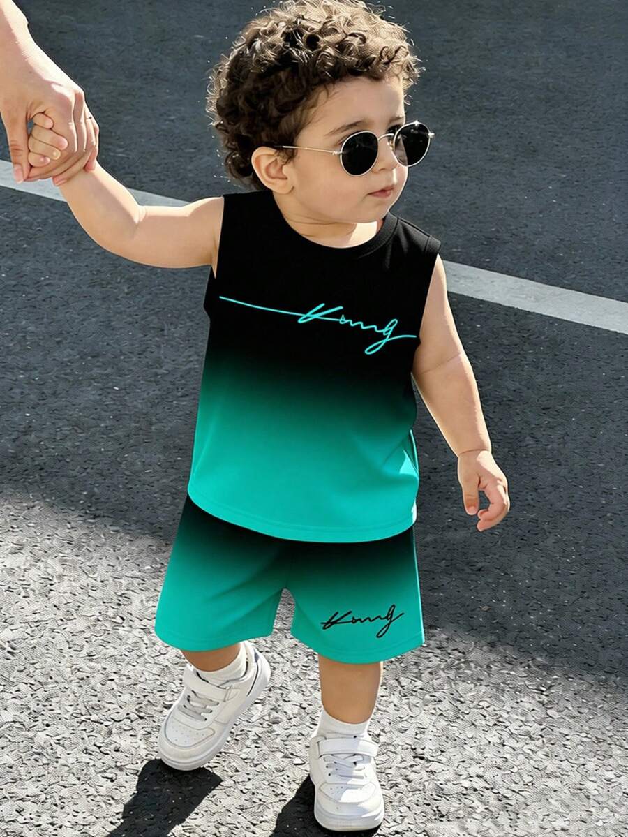 Set de 2 piezas de top de tirantes y pantalones cortos con estampado degradado de logo casual para bebé niño, adecuado para uso al aire libre en verano - Multicolor - Ver 1
