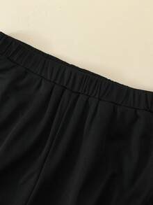 SHEIN 两件套青少年男童休闲运动风套装，舒适时尚的拼接撞色印花短袖T恤搭配松紧腰短裤，适合秋季、春季、夏季日常穿着，也适合户外活动、学校、街头、派对、居家等场合。 - 彩色 - 查看 5