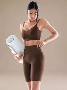 GLOWMODE Celana Pendek Biker FeatherFit™ Flex 10" dengan Kantong Samping, Cocok untuk Yoga, Pilates, dan Aktivitas Harian dengan Dampak Rendah - Coklat - View 5