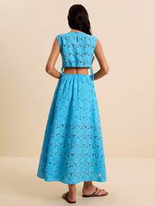 LOTSLUV Bộ đồ nữ mùa xuân/hè, màu xanh nhạt thêu lỗ, chất liệu vải xuyên thấu, áo crop top không tay cổ tròn có dây rút và chân váy ngắn. - Màu xanh lam - Xem 2