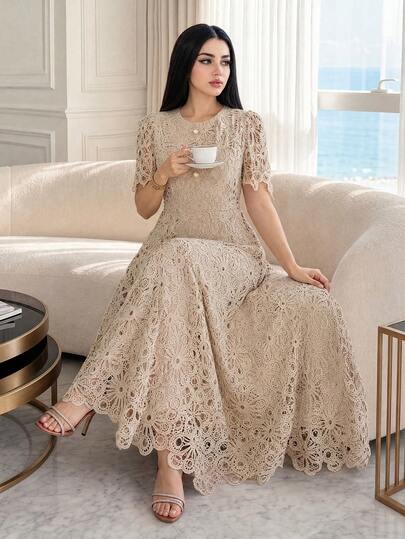 SHEIN Lady CURVE Vestido elegante de cuello redondo con mangas de pétalo y encaje para mujer de talla grande