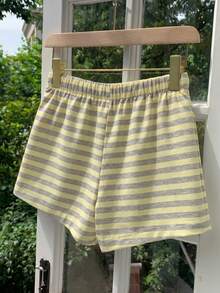SHEIN EZwear Quần short nữ tối giản màu kem vàng in họa tiết sọc, thích hợp cho mùa xuân/hè, đi làm hàng ngày, hẹn hò, dự tiệc, Giáng sinh, Năm mới, Lễ Tạ ơn, Tiệc tùng, Đám cưới, Bãi biển, Lễ tốt nghiệp, Thời trang, Thanh lịch, Thường ngày, Đi chơi, Hẹn hò, Đặt chỗ, Đi làm, Lấp lánh, Ngày Valentine, Thanh lịch, Kỳ nghỉ, Thường ngày, Y2K, Đi chơi, Lễ tốt nghiệp và các dịp khác. - Nhiều màu - Xem 2