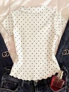 Franclia White Polka Dot V-Neck Short Sleeve T-Shirt Women, Ruched Waist Ruffle Hem Cropped Sweet & Spicy Style Top - Black and White - View 2