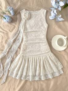 SHEIN Đầm ngắn không tay dáng ôm cho bé gái tuổi teen, kiểu dáng thanh lịch, ren Pháp xếp nếp, họa tiết hoa 3D, cổ tròn bất đối xứng, màu trắng, thích hợp mặc hàng ngày, dự tiệc sinh nhật, lễ tốt nghiệp. - trắng - Xem 2