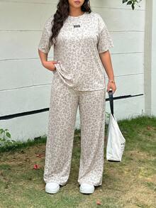 SHEIN EZwear Plus Size Women's Casual Leopard Print Dropped Shoulder Loose T-Shirt And Wide Leg Pants Set, Suitable For Spring/Summer, Vacation And Daily Commute - Multicolor - View 4